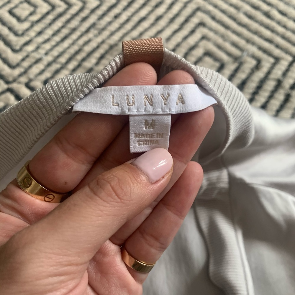 Lunya silk pocket tee size medium